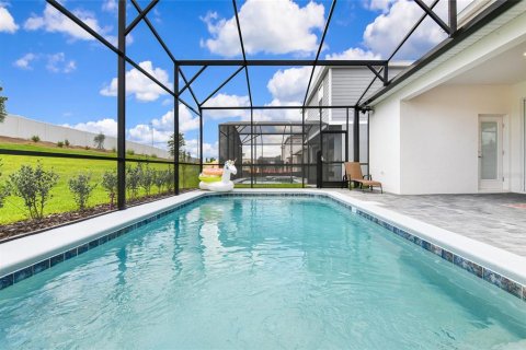House in Davenport, Florida 5 bedrooms, 243.59 sq.m. № 1734087 - photo 9