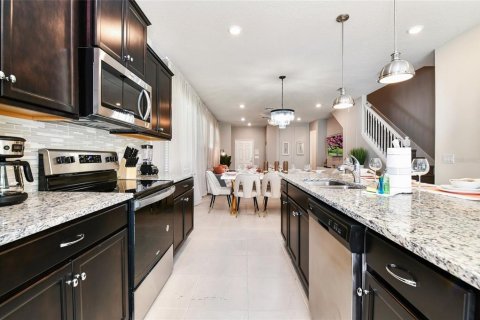 House in Davenport, Florida 5 bedrooms, 243.59 sq.m. № 1734087 - photo 24