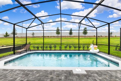 House in Davenport, Florida 5 bedrooms, 243.59 sq.m. № 1734087 - photo 6