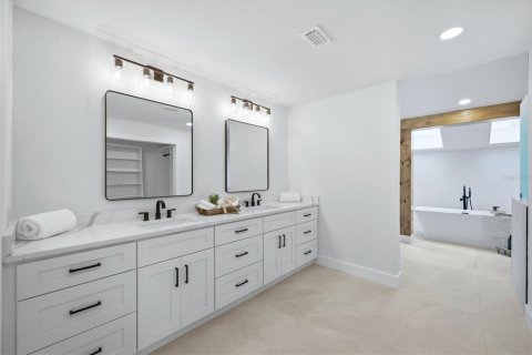 Villa ou maison à vendre à Sarasota, Floride: 3 chambres, 242.57 m2 № 2267085 - photo 28