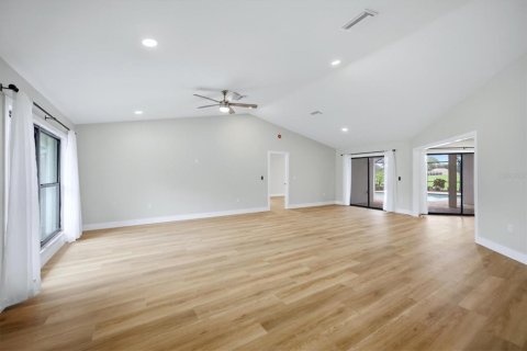 Villa ou maison à vendre à Sarasota, Floride: 3 chambres, 242.57 m2 № 2267085 - photo 11