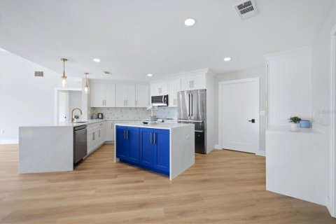 Villa ou maison à vendre à Sarasota, Floride: 3 chambres, 242.57 m2 № 2267085 - photo 12