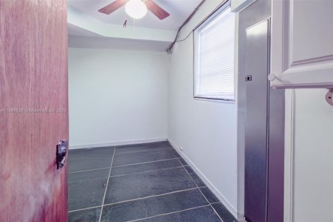 Купить виллу или дом в Хомстед, Флорида 9 комнат, 291.53м2, № 1926268 - фото 13