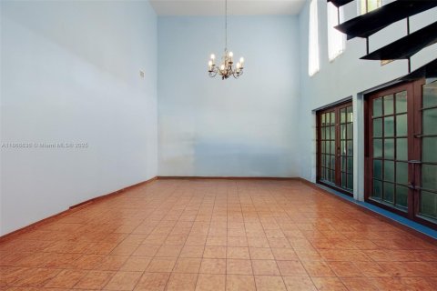 Купить виллу или дом в Хомстед, Флорида 9 комнат, 291.53м2, № 1926268 - фото 8