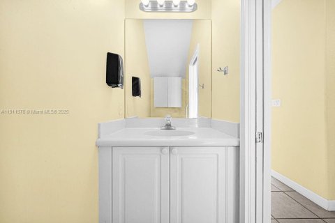 Condo in Doral, Florida, 3 bedrooms  № 1874341 - photo 15