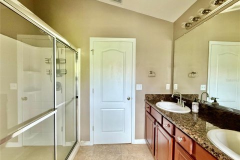 Townhouse in Tampa, Florida 3 bedrooms, 137.5 sq.m. № 1815509 - photo 17