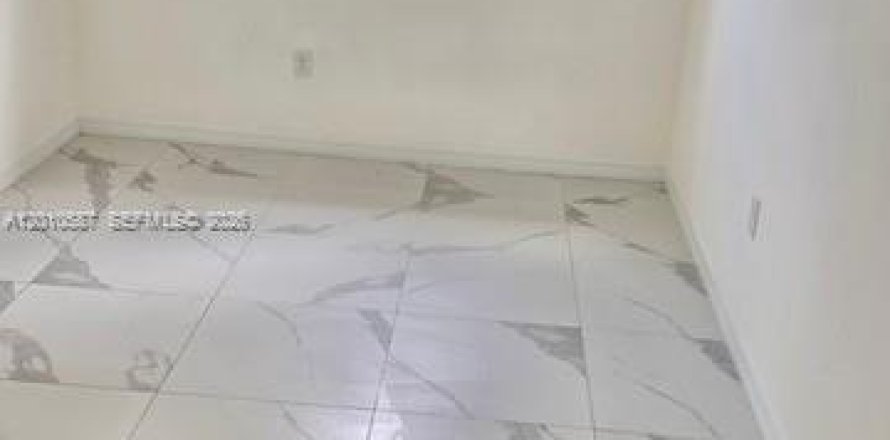Immobilier commercial à West Park, Floride 1 chambre, 175.59 m2 № 2335071