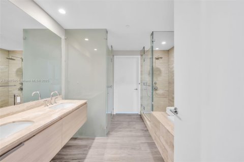 Condo in Miami, Florida, 2 bedrooms № 1936202 - photo 22