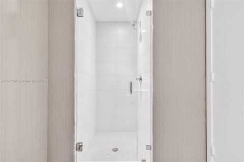 Condo in Miami, Florida, 2 bedrooms № 1936202 - photo 16