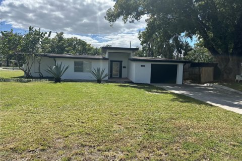 House in Winter Park, Florida 3 bedrooms, 163.51 sq.m. № 1424039 - photo 3