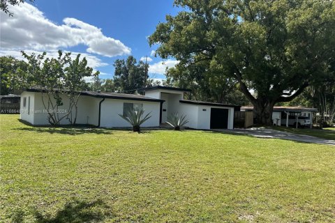 House in Winter Park, Florida 3 bedrooms, 163.51 sq.m. № 1424039 - photo 8