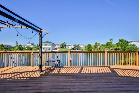 Casa en venta en Hernando Beach, Florida, 2 dormitorios, 120.77 m2 № 1902637 - foto 12
