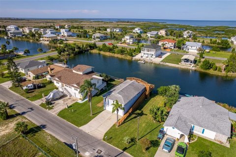 Villa ou maison à vendre à Hernando Beach, Floride: 2 chambres, 120.77 m2 № 1902637 - photo 18