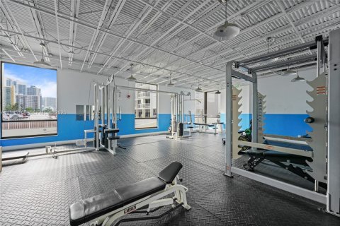 Condo in Hollywood, Florida, 2 bedrooms  № 2002645 - photo 16