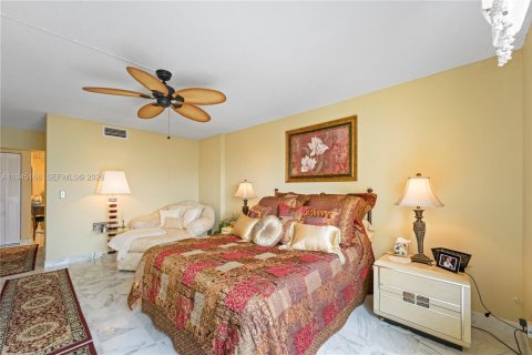 Condo in Hollywood, Florida, 2 bedrooms  № 2002645 - photo 5