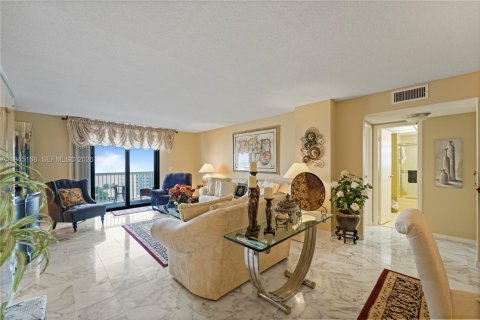 Condo in Hollywood, Florida, 2 bedrooms  № 2002645 - photo 7