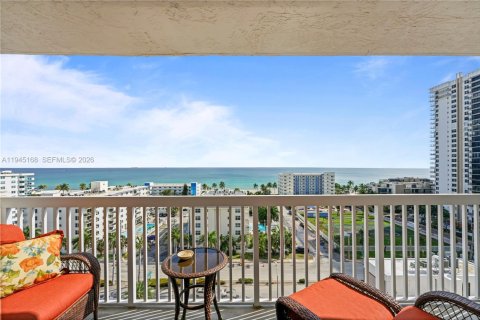 Condo in Hollywood, Florida, 2 bedrooms  № 2002645