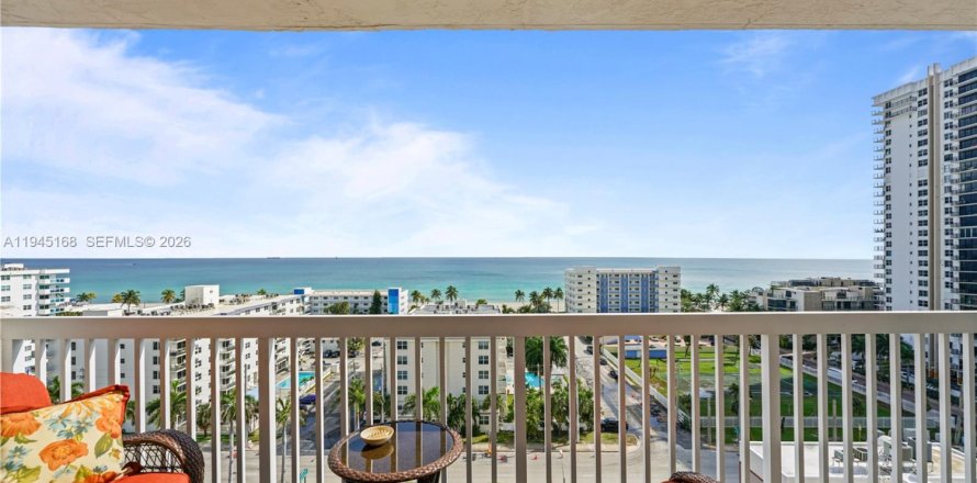 Condo in Hollywood, Florida, 2 bedrooms  № 2002645