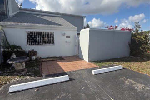 Купить таунхаус в Майами, Флорида 3 спальни, 131.18м2, № 2050396 - фото 4