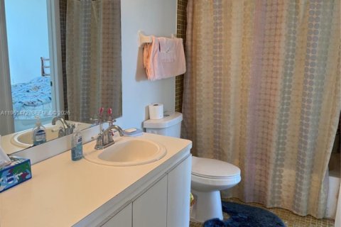 Купить таунхаус в Майами, Флорида 3 спальни, 131.18м2, № 2050396 - фото 13