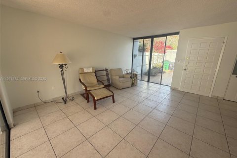 Купить таунхаус в Майами, Флорида 3 спальни, 131.18м2, № 2050396 - фото 6