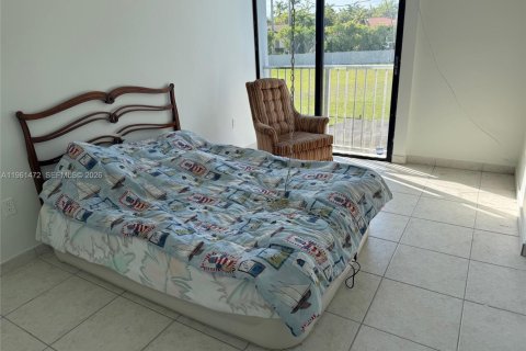 Купить таунхаус в Майами, Флорида 3 спальни, 131.18м2, № 2050396 - фото 17