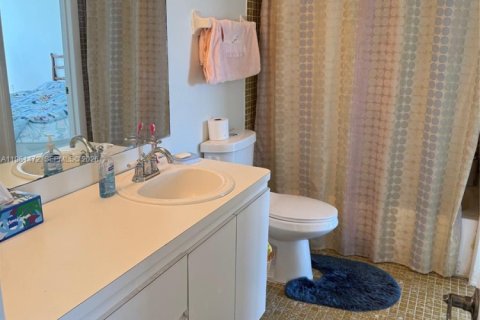 Купить таунхаус в Майами, Флорида 3 спальни, 131.18м2, № 2050396 - фото 18