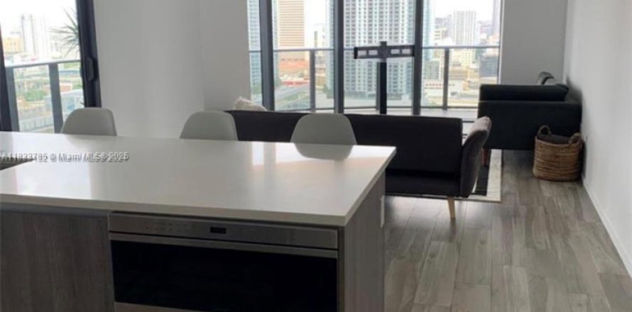 Condo in Miami, Florida, 3 bedrooms № 1814651