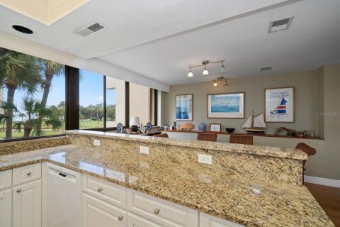 Condo in Belleair, Florida, 2 bedrooms  № 1287390 - photo 13