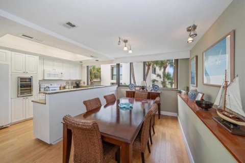 Condo in Belleair, Florida, 2 bedrooms  № 1287390 - photo 11