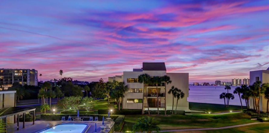 Condo in Belleair, Florida, 2 bedrooms  № 1287390