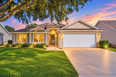 Villa ou maison à The Villages, Floride 3 chambres, 157.47 m2 № 2420541