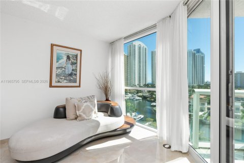 Condo in Sunny Isles Beach, Florida, 2 bedrooms  № 2081247 - photo 28