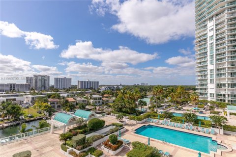 Condo in Sunny Isles Beach, Florida, 2 bedrooms  № 2081247 - photo 8