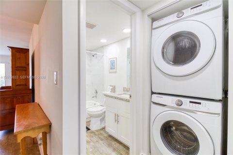 Condo in Coconut Creek, Florida, 2 bedrooms  № 2076255 - photo 27