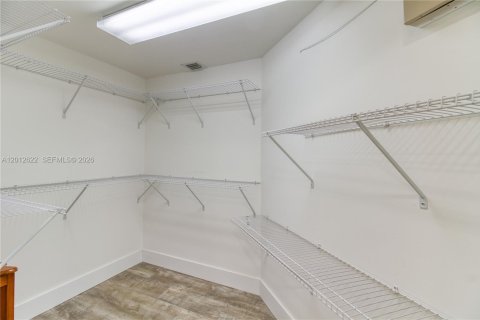 Condo in Coconut Creek, Florida, 2 bedrooms  № 2076255 - photo 23
