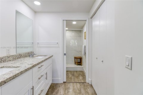Condo in Coconut Creek, Florida, 2 bedrooms  № 2076255 - photo 24