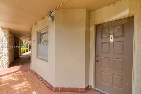 Condo in Coconut Creek, Florida, 2 bedrooms  № 2076255 - photo 5