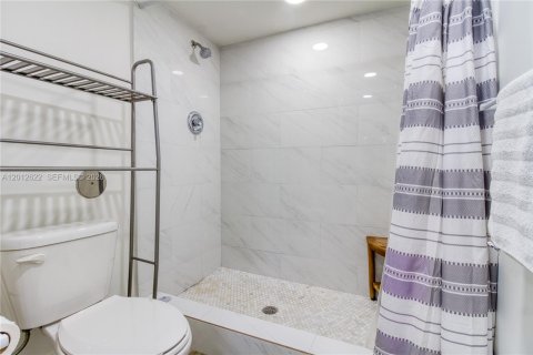 Condo in Coconut Creek, Florida, 2 bedrooms  № 2076255 - photo 26