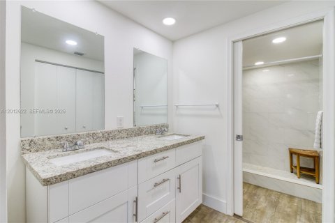 Condo in Coconut Creek, Florida, 2 bedrooms  № 2076255 - photo 25