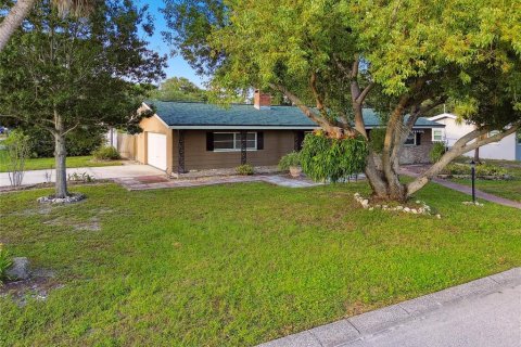 Casa en venta en Clearwater, Florida, 2 dormitorios, 117.99 m2 № 1393355 - foto 3