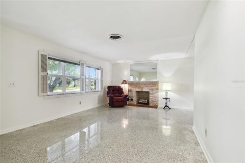 Casa en venta en Clearwater, Florida, 2 dormitorios, 117.99 m2 № 1393355 - foto 9