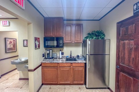 Propiedad comercial en alquiler en Apollo Beach, Florida, 175.59 m2 № 1883265 - foto 7