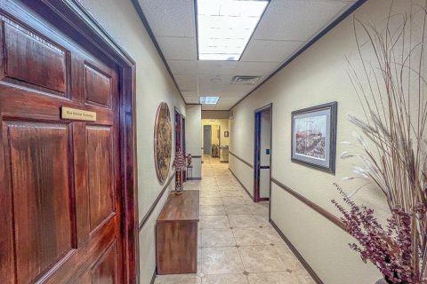 Propiedad comercial en alquiler en Apollo Beach, Florida, 175.59 m2 № 1883265 - foto 6