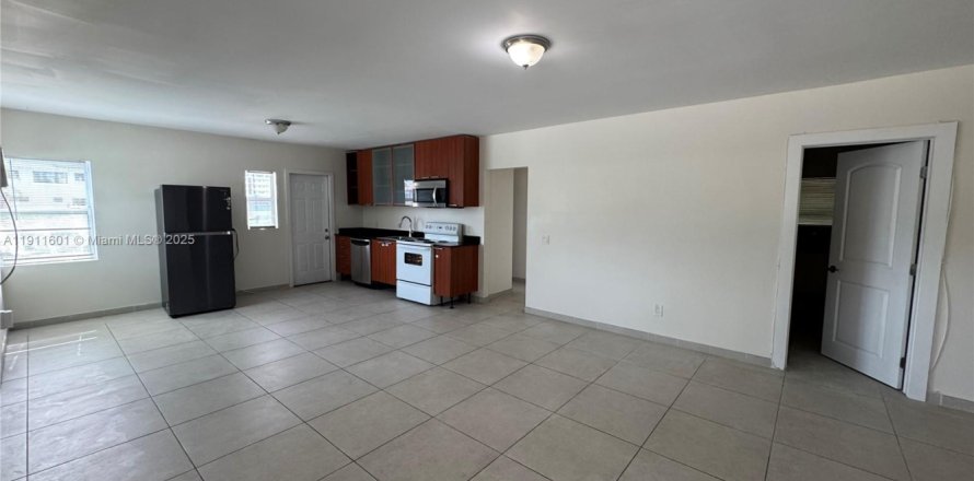 Apartamento en Hollywood, Florida 2 dormitorios, 959.96 m2 № 1967549