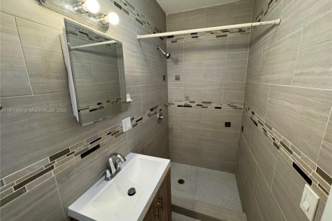 Apartamento en alquiler en Hollywood, Florida, 2 dormitorios, 959.96 m2 № 1967549 - foto 7