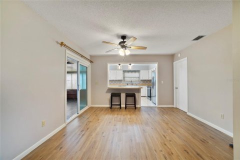 Condominio en venta en Sanford, Florida, 2 dormitorios, 124.49 m2 № 2221933 - foto 5