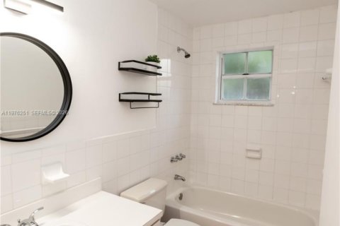 Apartment in Miami, Florida 1 bedroom, 65.03 sq.m. № 2041517 - photo 9