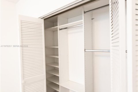 Apartment in Miami, Florida 1 bedroom, 65.03 sq.m. № 2041517 - photo 8