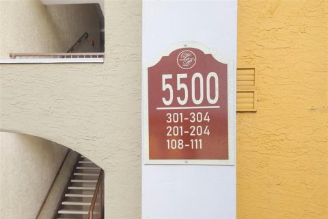 Condo in Sarasota, Florida, 2 bedrooms № 2370979 - photo 4